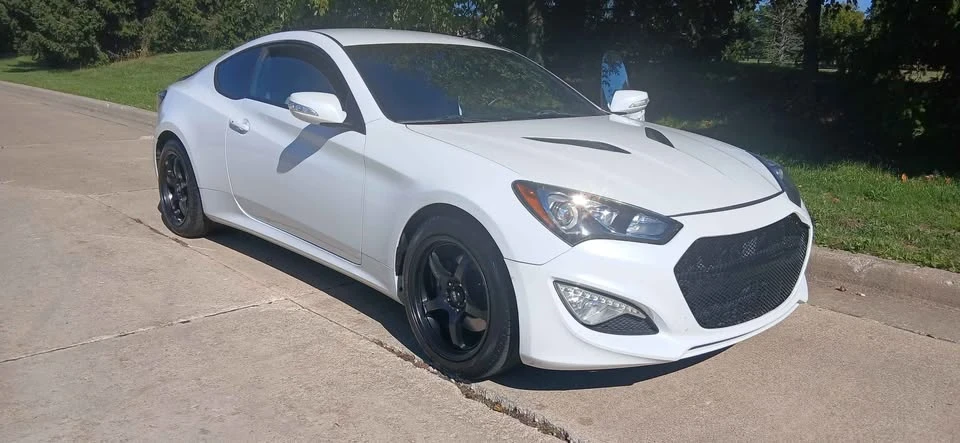 2015 Hyundai Genesis Coupe - Image 12 of 20