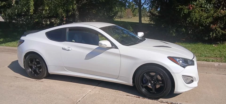 2015 Hyundai Genesis Coupe - Image 14 of 20