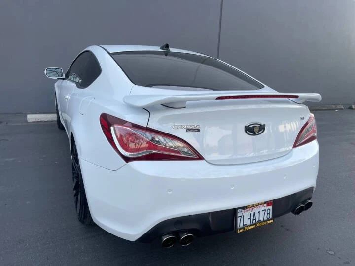 2015 Genesis - Image 7 of 16