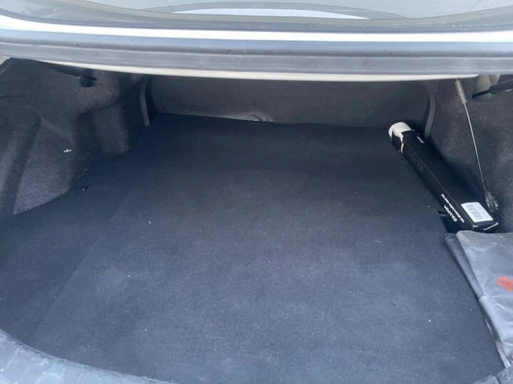 2015 Genesis - Image 15 of 16