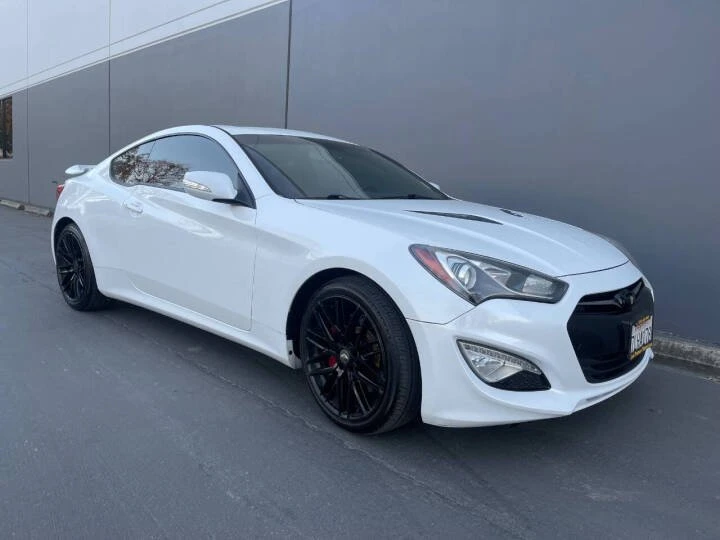 2015 Genesis - Image 4 of 16
