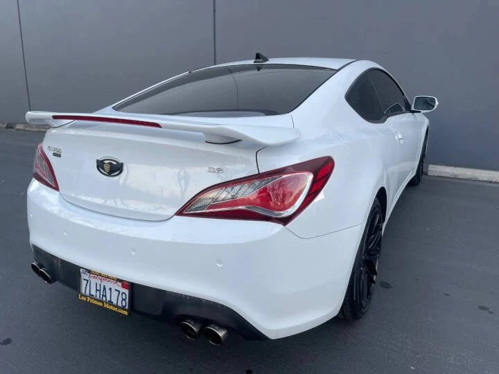 2015 Genesis - Image 6 of 16