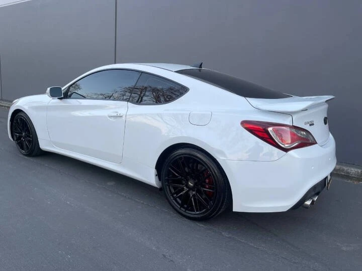 2015 Genesis - Image 2 of 16