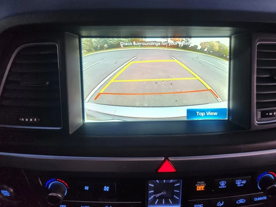 2015 Hyundai Genesis - Image 16 of 20