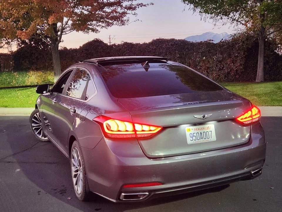 2015 Hyundai Genesis - Image 18 of 20
