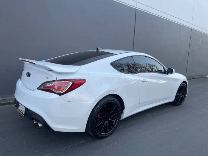 2015 Hyundai Genesis Coupe - Image 3 of 16