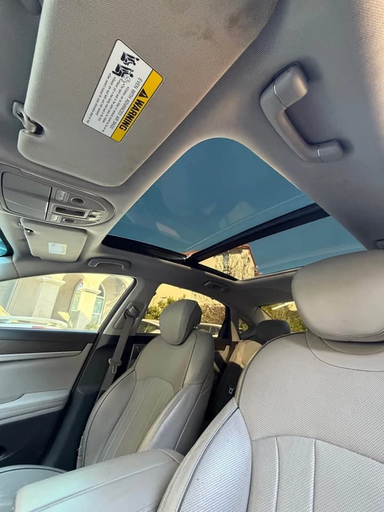 2015 Hyundai Genesis - Image 7 of 10