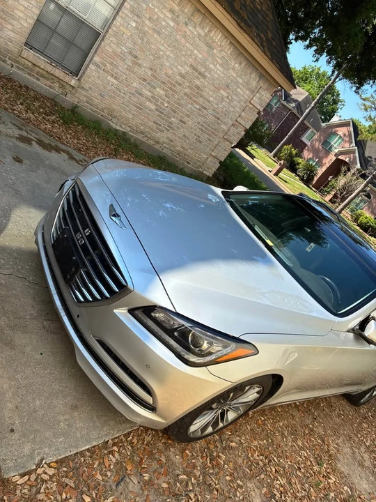 2015 Hyundai Genesis - Image 2 of 17
