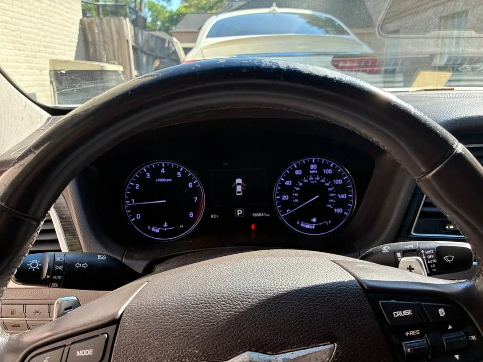 2015 Hyundai Genesis - Image 16 of 17