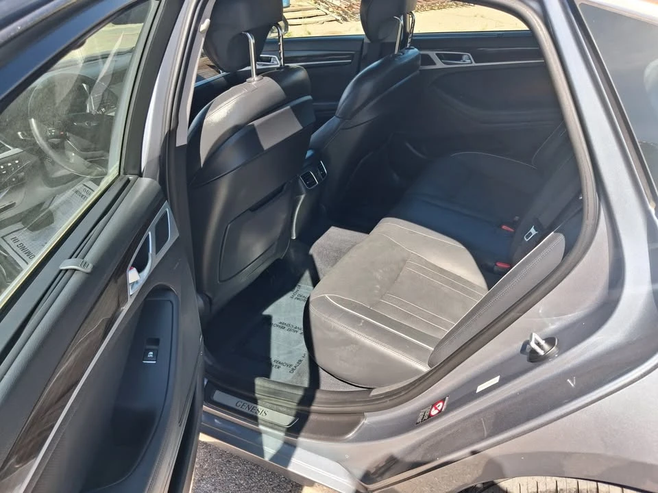 2015 Hyundai Genesis - Image 10 of 12