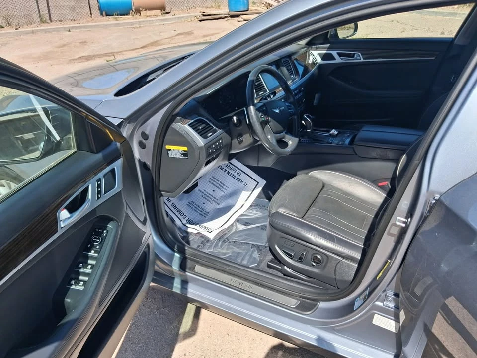 2015 Hyundai Genesis - Image 9 of 12