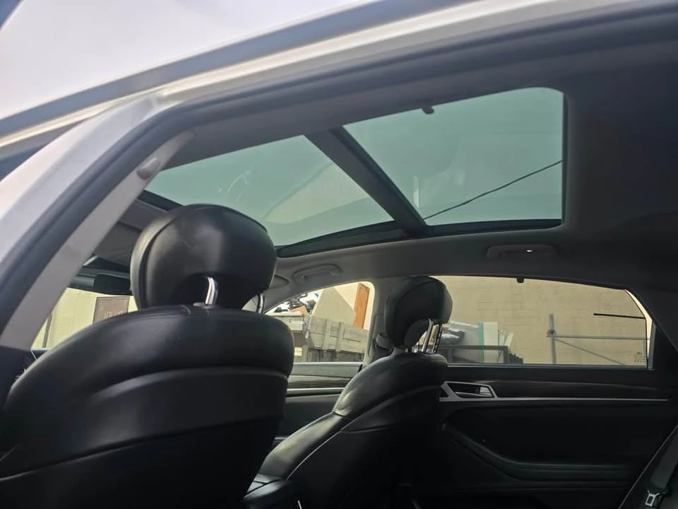 2015 Hyundai Genesis - Image 16 of 19