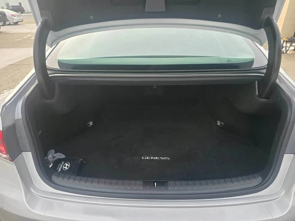 2015 Hyundai Genesis - Image 10 of 19