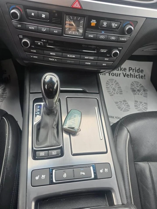 2015 Hyundai Genesis - Image 15 of 19