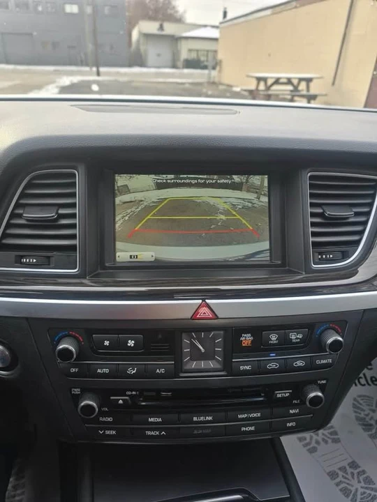2015 Hyundai Genesis - Image 18 of 19