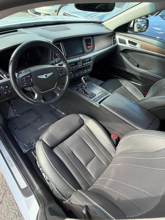 2015 Hyundai Genesis - Image 5 of 16