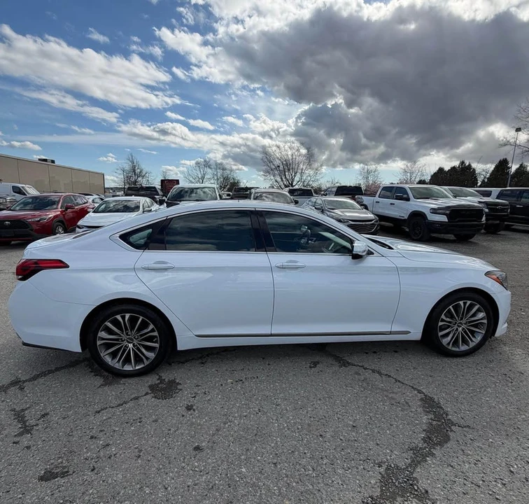 2015 Hyundai Genesis - Image 13 of 16