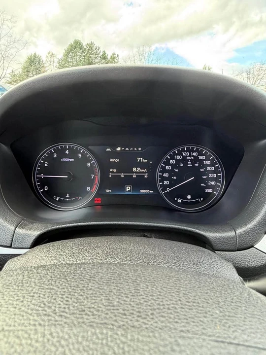 2015 Hyundai Genesis - Image 14 of 16