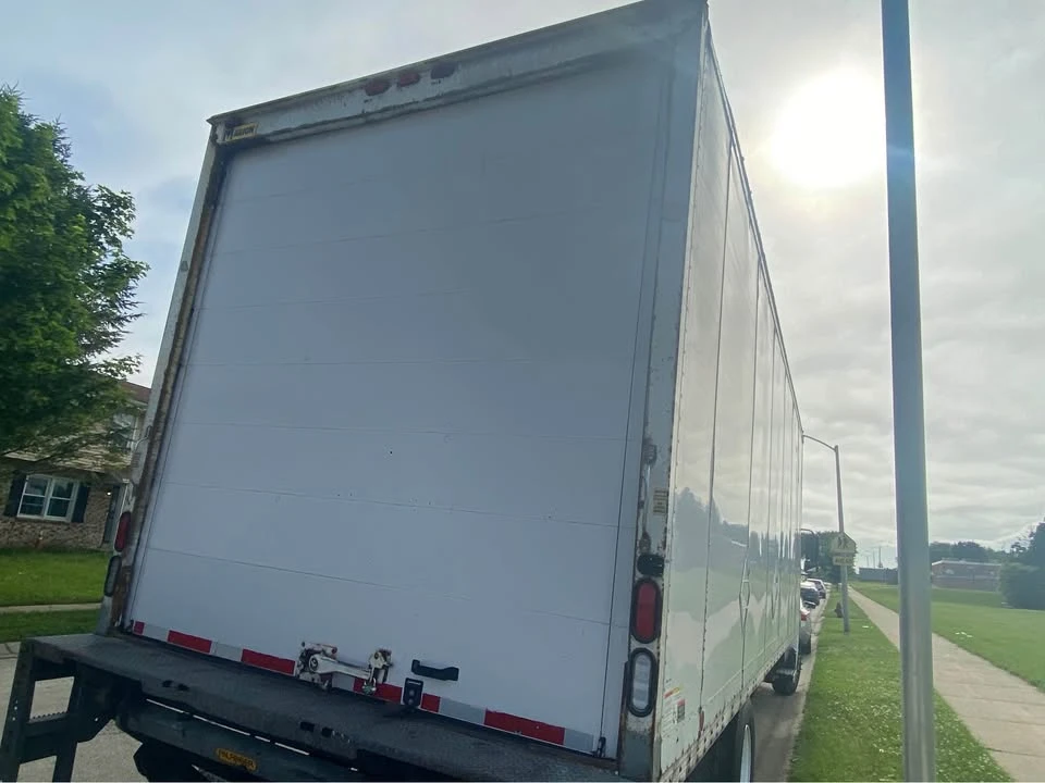 2015 Hino 268 - Image 3 of 5