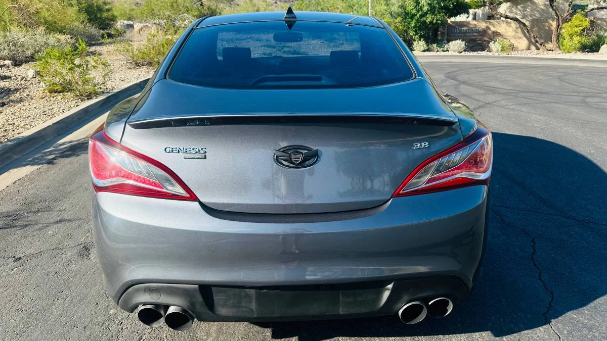 2015 Hyundai Genesis Coupe - Image 10 of 22