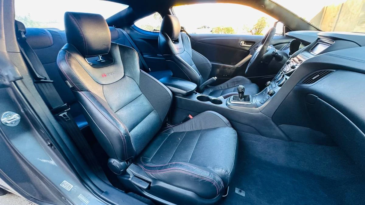 2015 Hyundai Genesis Coupe - Image 13 of 22