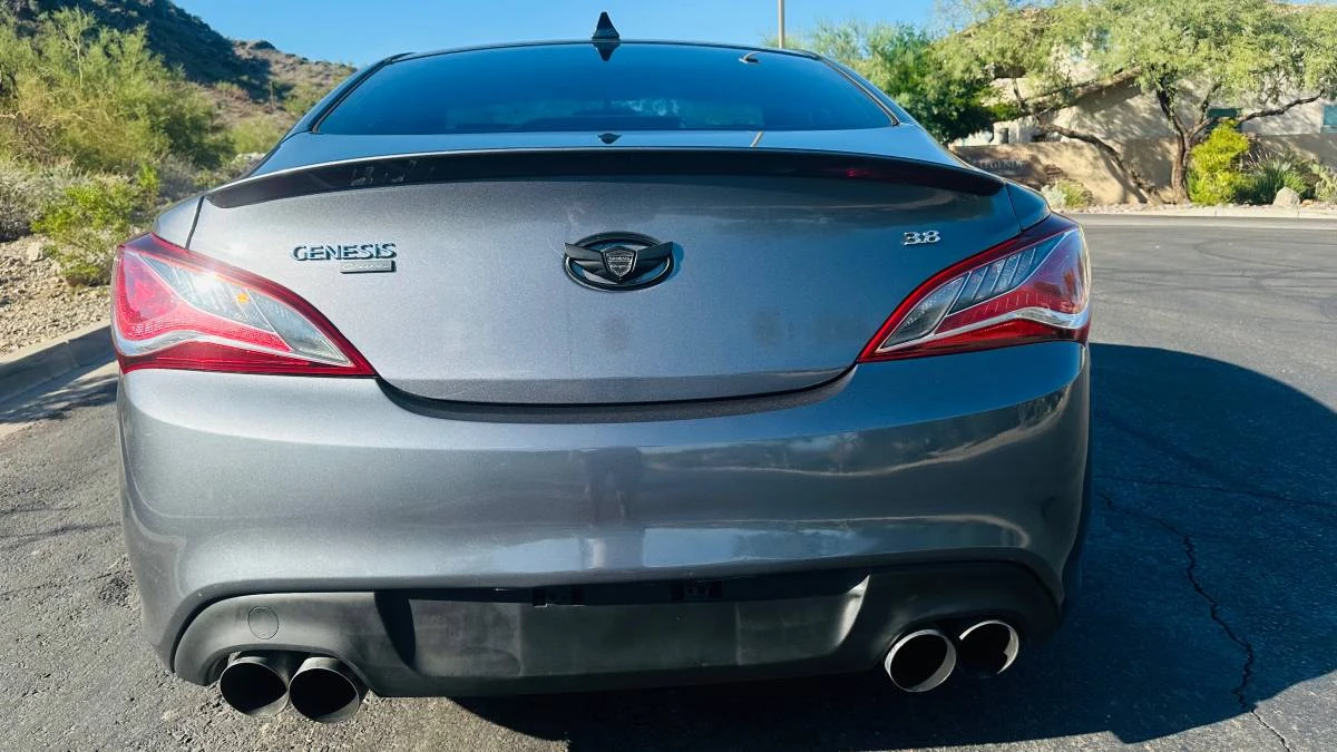 2015 Hyundai Genesis Coupe - Image 11 of 22