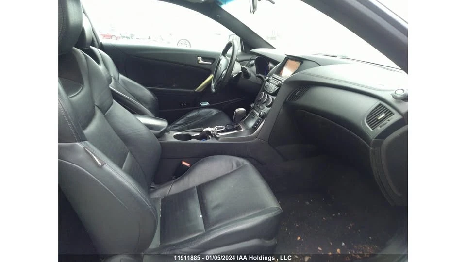 2015 Hyundai Genesis Coupe - Image 9 of 10