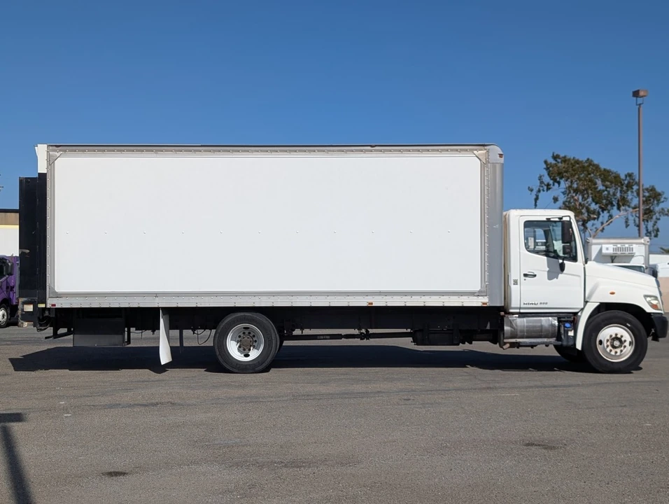 2015 Hino 268 - Image 9 of 12