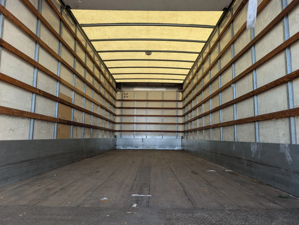 2015 Hino 268 - Image 12 of 12