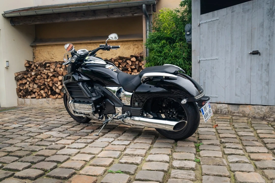 2015 Honda Gold Wing - Image 5 of 30