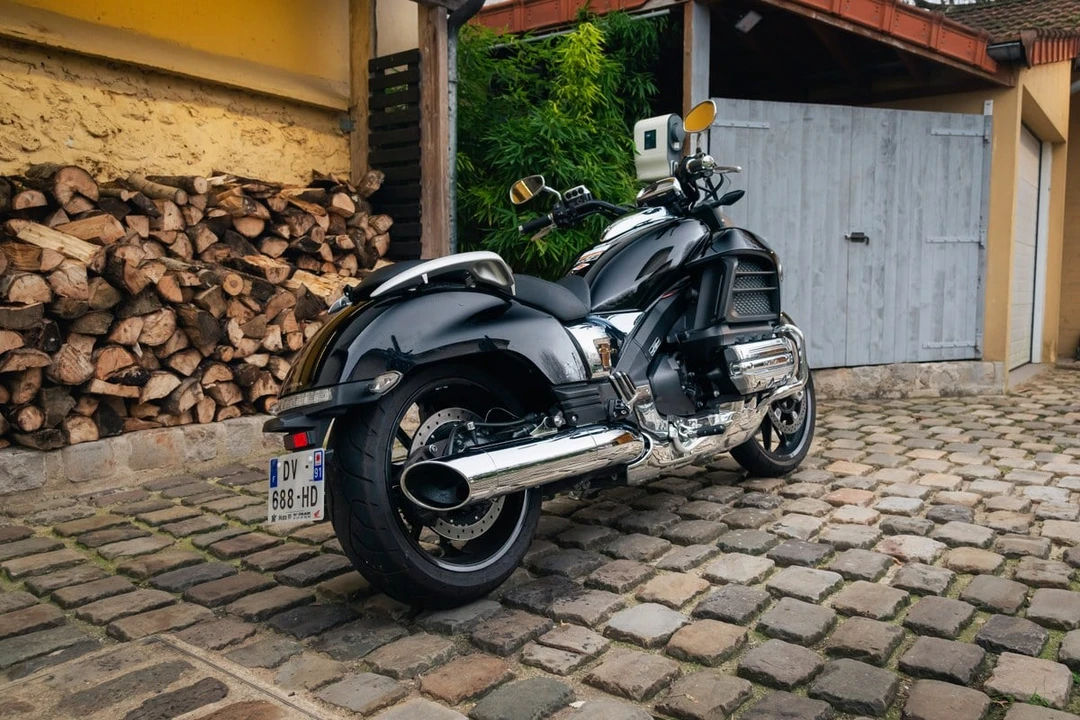 2015 Honda Gold Wing - Image 7 of 30