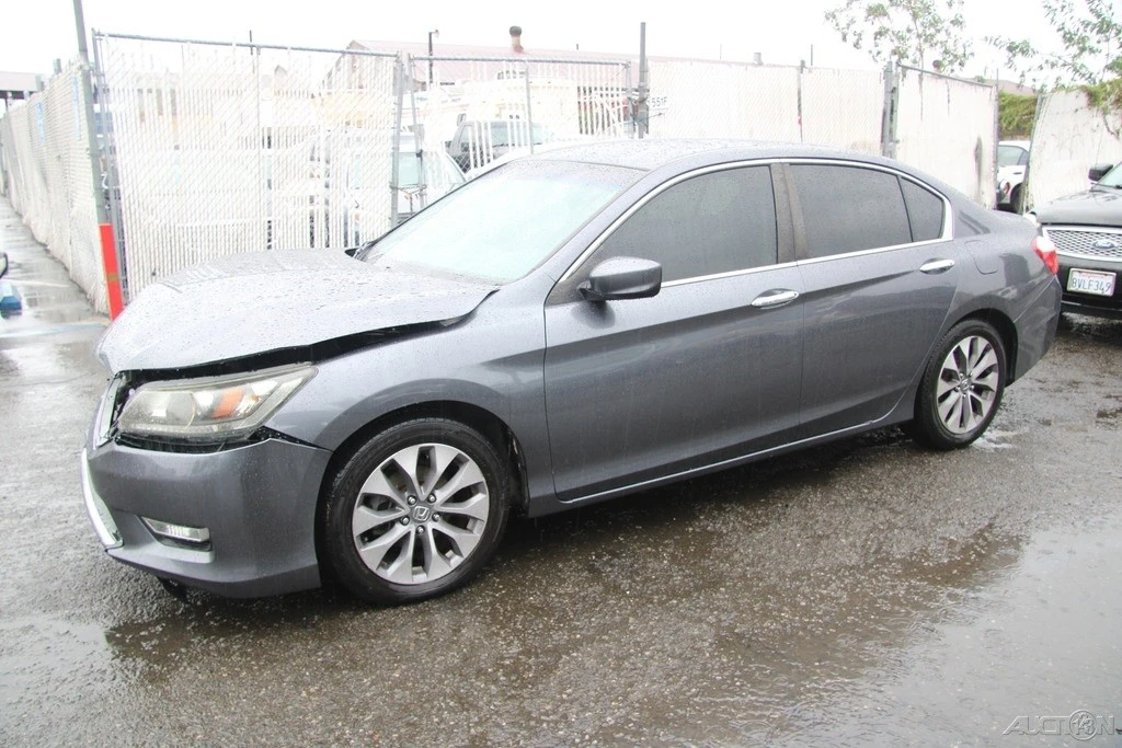 2015 Honda Accord 9th Gen - Image 2 of 21