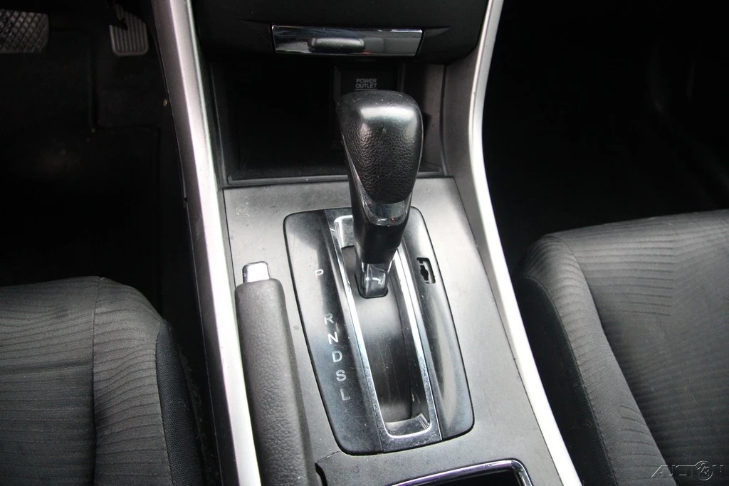 2015 Honda Accord 9th Gen - Image 18 of 21