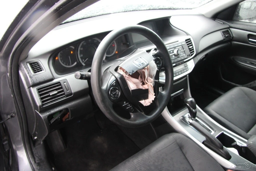 2015 Honda Accord 9th Gen - Image 14 of 21