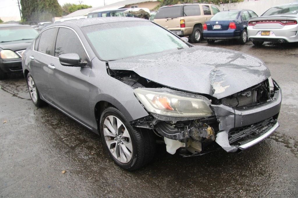 2015 Honda Accord 9th Gen - Image 9 of 21