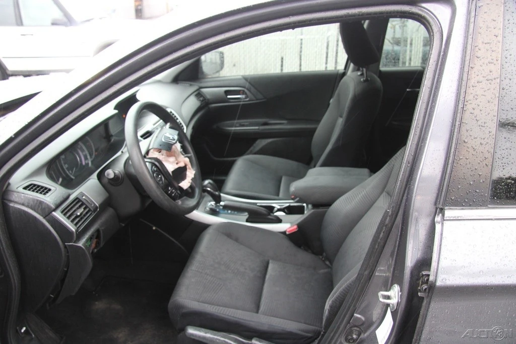 2015 Honda Accord 9th Gen - Image 13 of 21