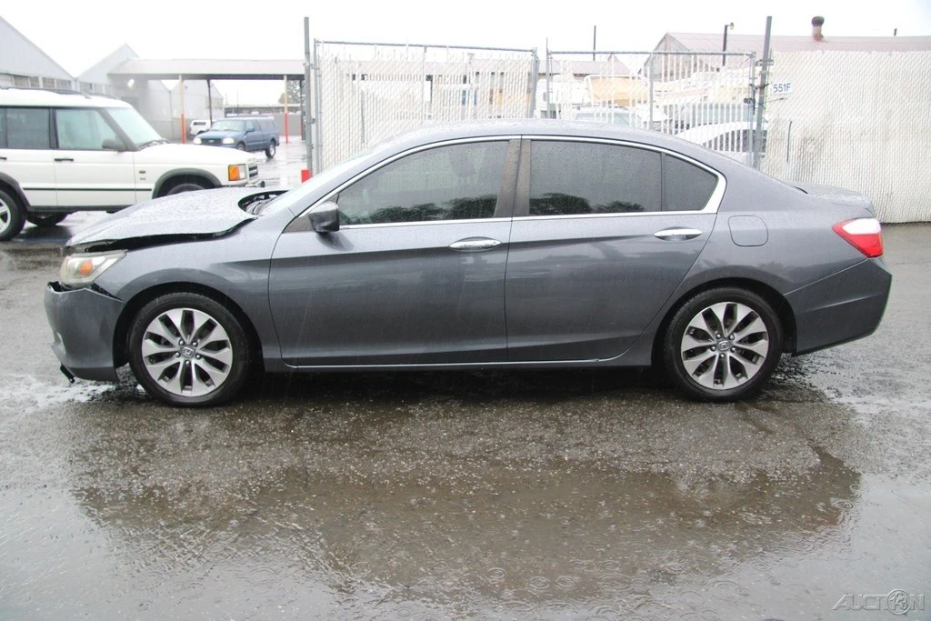 2015 Honda Accord 9th Gen - Image 3 of 21
