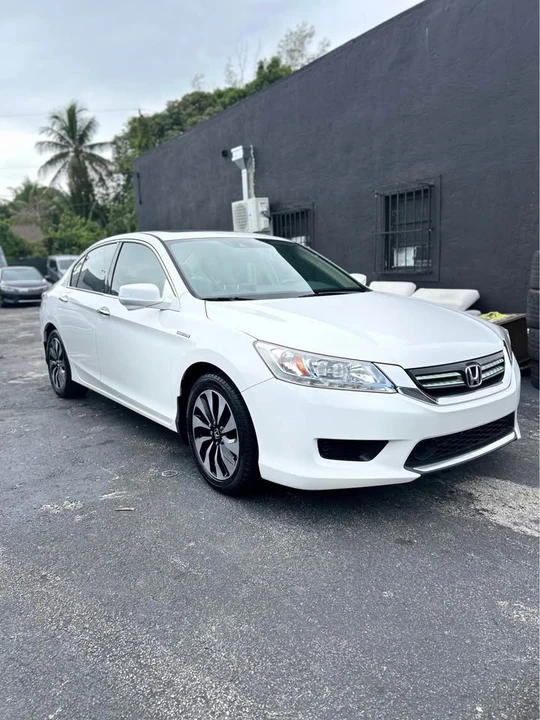 2015 Honda Accord 9th Gen - Image 3 of 8