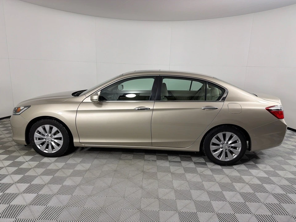 2015 Honda Accord 9th Gen - Image 8 of 12