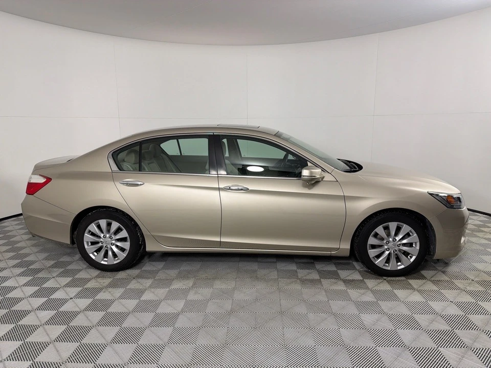 2015 Honda Accord 9th Gen - Image 4 of 12