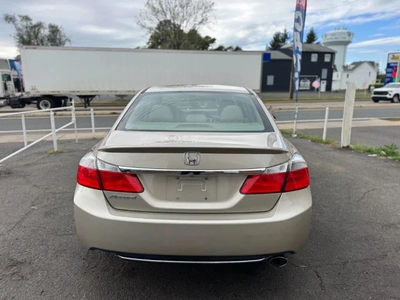 2015 Honda Accord 9th Gen - Image 11 of 12