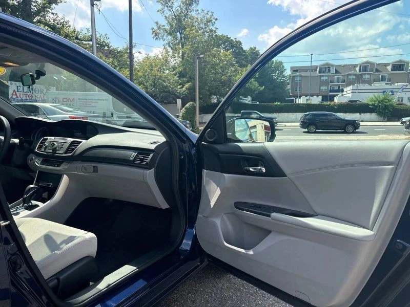 2015 Honda Accord 9th Gen - Image 7 of 12