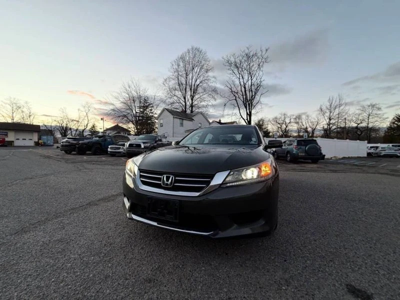 2015 Honda Accord 9th Gen - Image 2 of 12