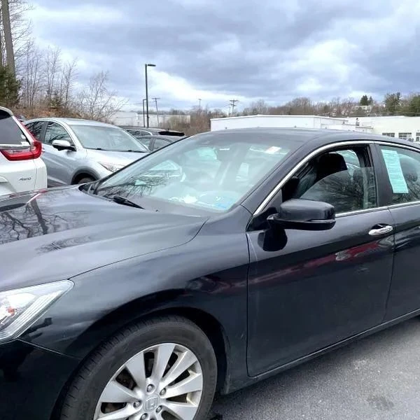 2015 Honda Accord 9th Gen - Image 2 of 12