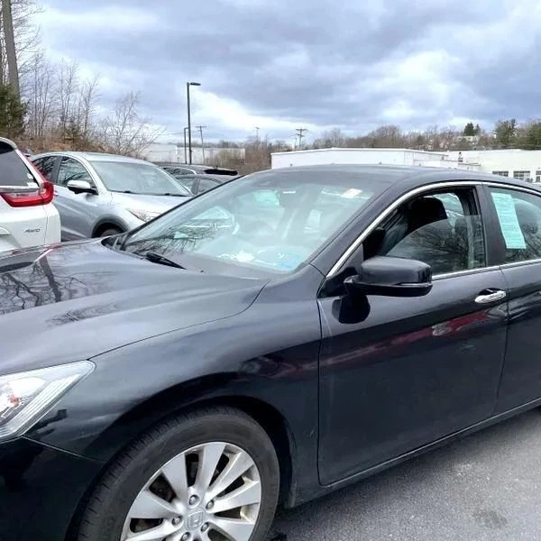 2015 Honda Accord 9th Gen - Image 2 of 12