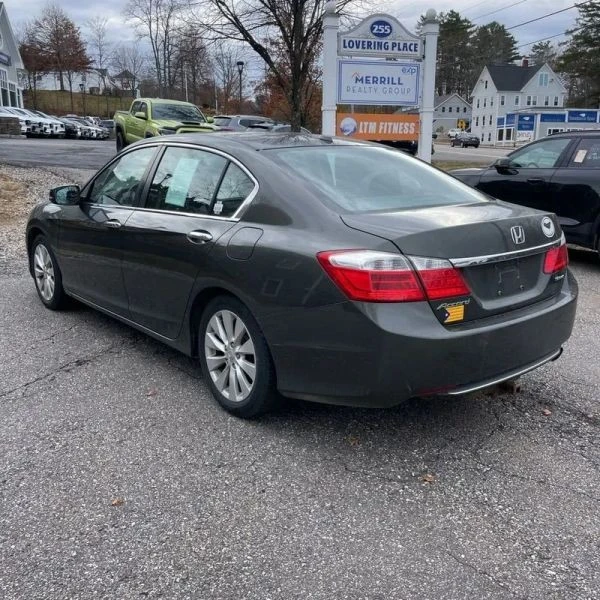 2015 Honda Accord 9th Gen - Image 3 of 12
