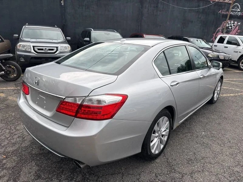2015 Honda Accord 9th Gen - Image 4 of 10