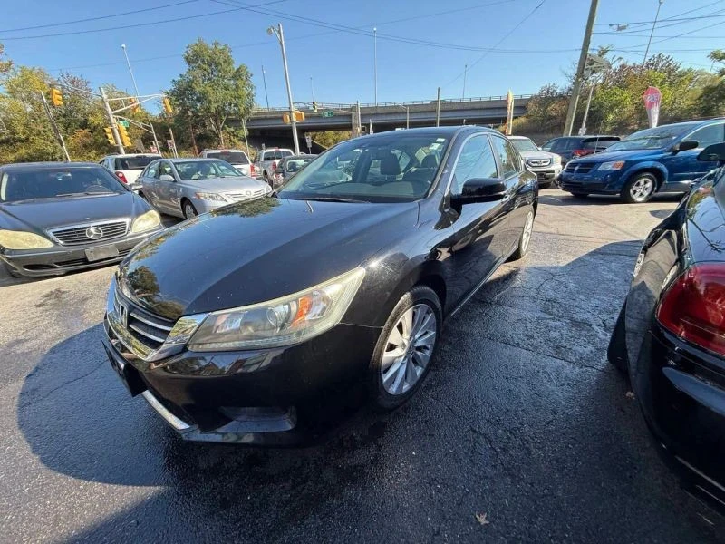 2015 Honda Accord 9th Gen - Image 2 of 12