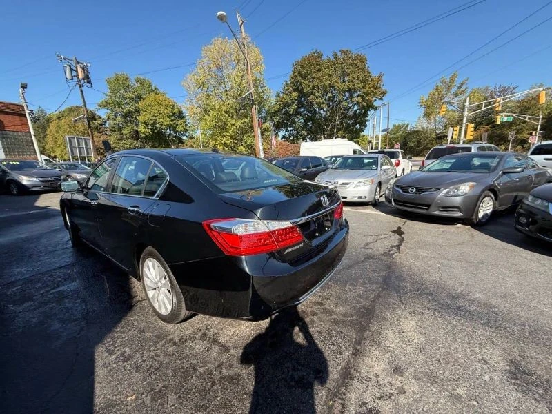 2015 Honda Accord 9th Gen - Image 5 of 12