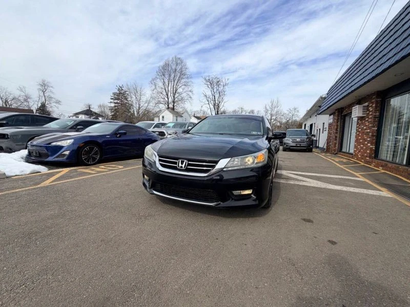 2015 Honda Accord 9th Gen - Image 2 of 12